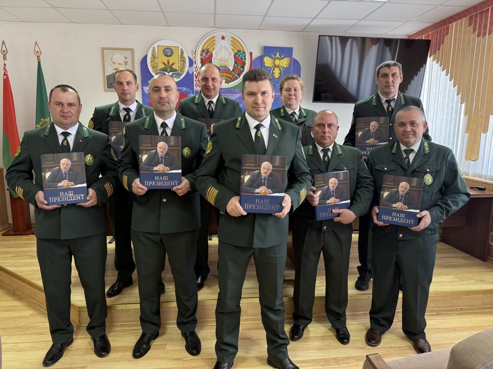 Книга «Наш Президент» есть у нас! 