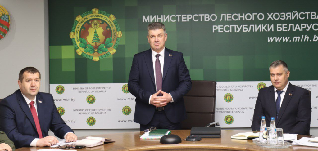 Александр Кулик представил коллективу Минлесхоза своих новых заместителей